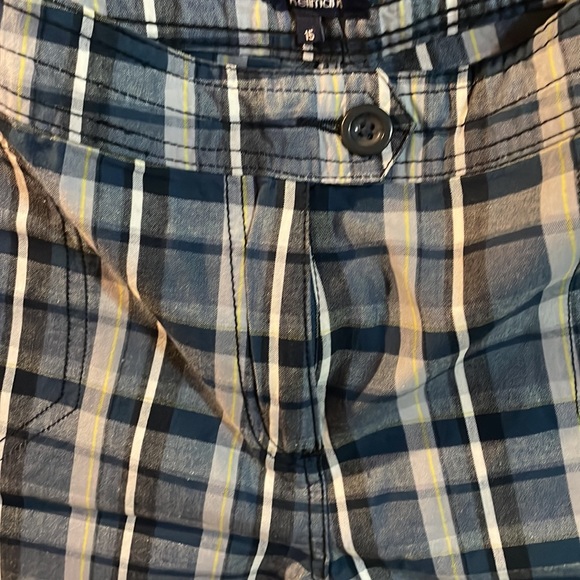 Blue and white shorts - Picture 8 of 9